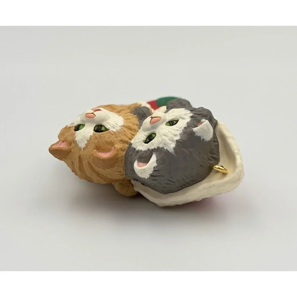 Hallmark Keepsake Ornament Mom and Dad 2001 Cats Kittens Stocking QX8462 Vintage